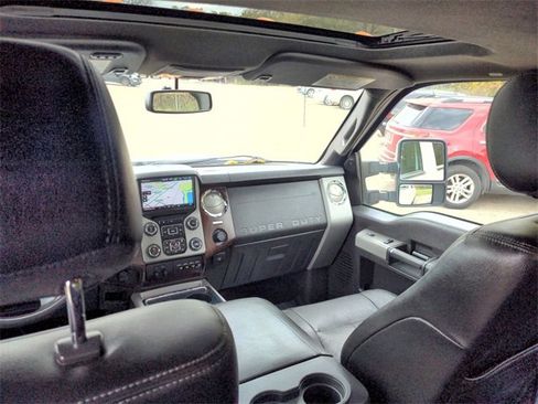 Used 2015 Ford F250 Lariat w/ Lariat Ultimate Package image 27
