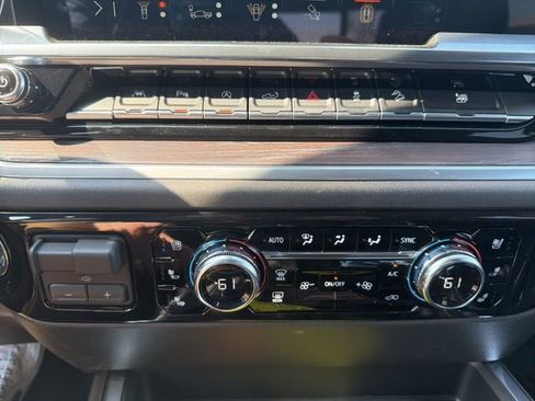 New 2026 GMC Sierra 1500 SLT image 26