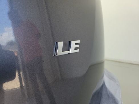 Used 2014 Toyota RAV4 LE FWD image 8