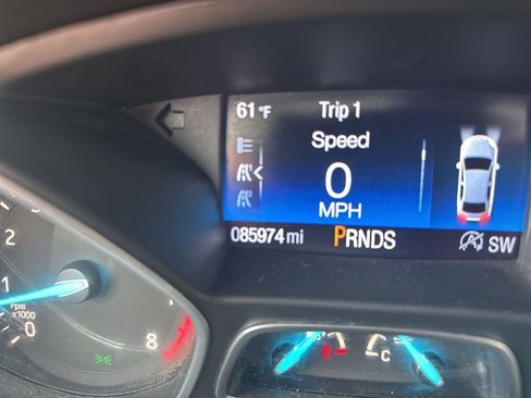 Used 2017 Ford Escape SE w/ SE Cold Weather Package image 22