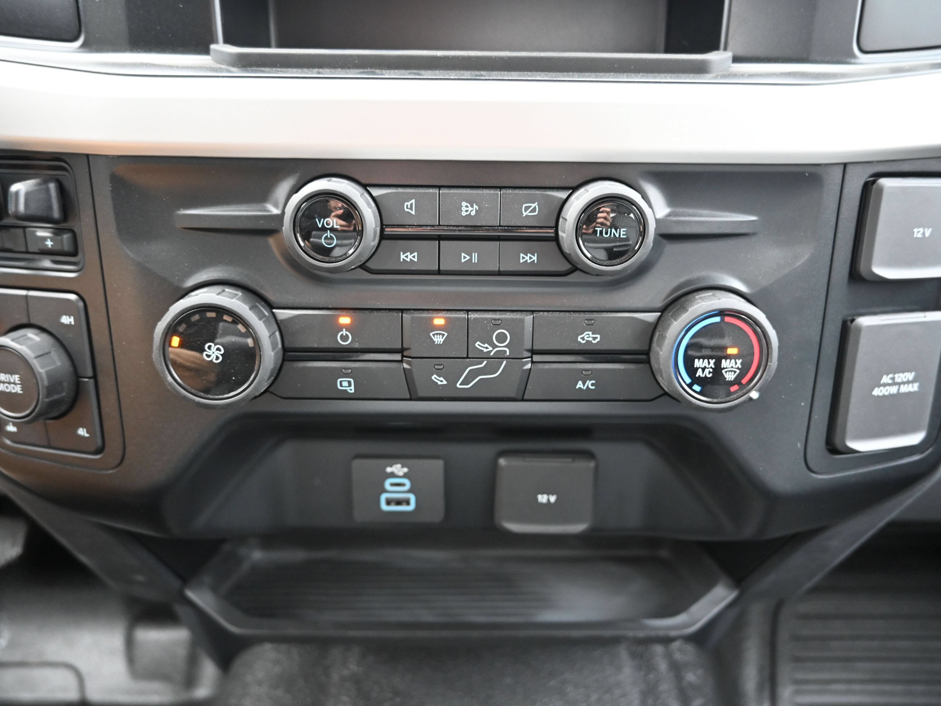 Used 2023 Ford F250 XL w/ Snow Plow Prep Package AWD/4WD image 16