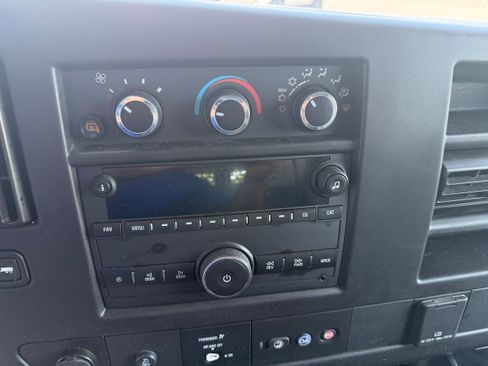 Used 2019 GMC Savana 2500 w/ Enhanced Convenience Package RWD image 16