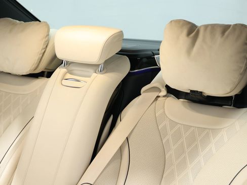 Used 2018 Mercedes-Benz Maybach S 560 4MATIC image 44
