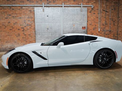 Used 2019 Chevrolet Corvette Stingray Coupe w/ 1LT RWD image 10