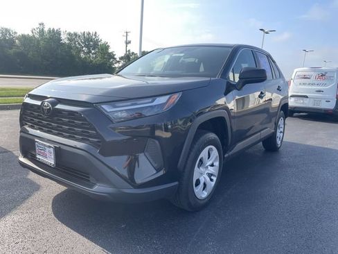 Used 2024 Toyota RAV4 LE AWD/4WD image 12