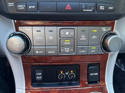 Used 2012 Toyota Highlander Limited w/ Tow Pkg AWD/4WD image 15