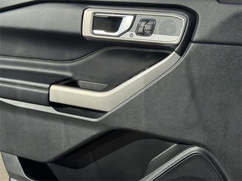 Used 2021 Ford Explorer Limited w/ Equipment Group 301A image 26