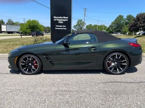 Used 2025 BMW Z4 M40i w/ Edition RWD image 2