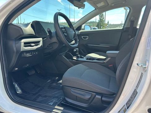 Used 2025 Kia K4 FWD image 9