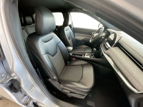 Used 2024 Jeep Compass Latitude AWD/4WD image 23