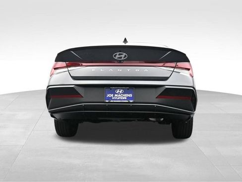 New 2026 Hyundai Elantra SEL Sport Premium FWD image 35