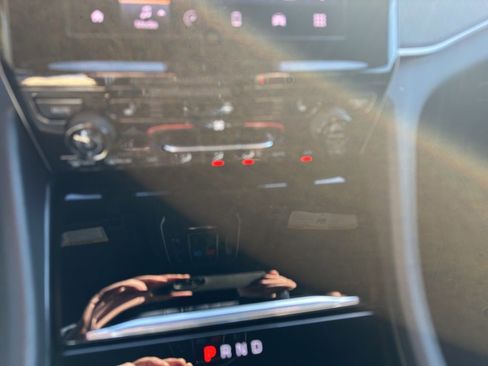 New 2025 Jeep Grand Cherokee Altitude image 17