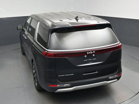 Certified 2022 Kia Carnival EX image 23
