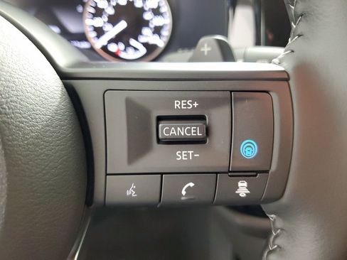 New 2025 Nissan Pathfinder SV image 25