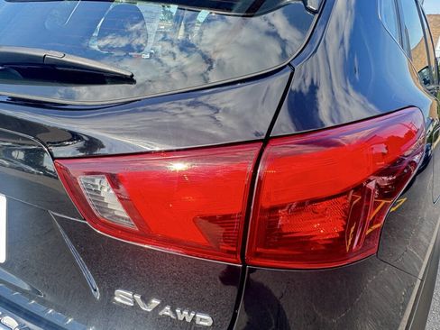 Used 2017 Nissan Rogue Sport SV AWD/4WD image 28