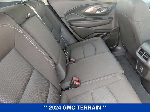 Used 2024 GMC Terrain SLE w/ Driver Convenience Package AWD/4WD image 30