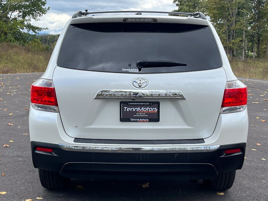 Used 2011 Toyota Highlander Limited w/ Tow Pkg FWD image 23