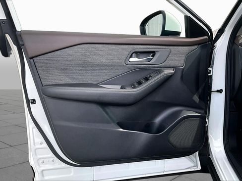 Certified 2023 Nissan Rogue SV FWD image 21