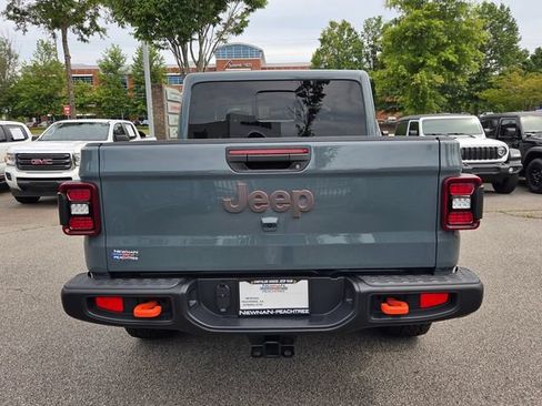 New 2026 Jeep Gladiator Mojave w/ Steel Bumper Group AWD/4WD image 4