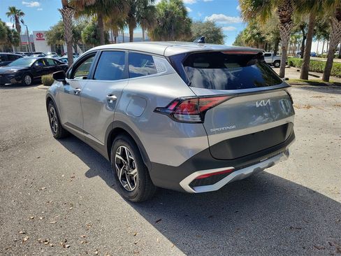 Used 2025 Kia Sportage LX image 4
