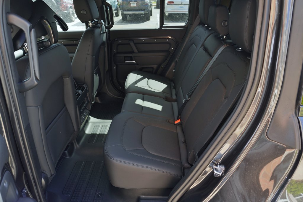 Used 2026 Land Rover Defender 110 S AWD/4WD image 29
