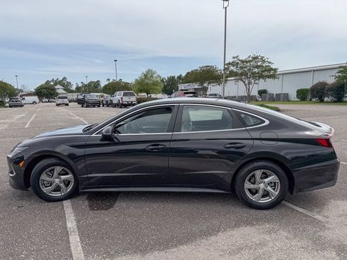 Used 2023 Hyundai Sonata SE w/ Preferred Accessory Package FWD image 8