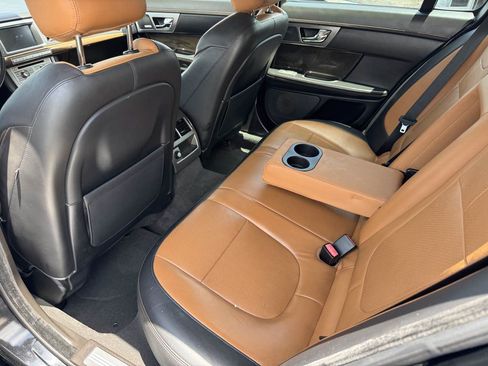 Used 2011 Jaguar XF R RWD image 19