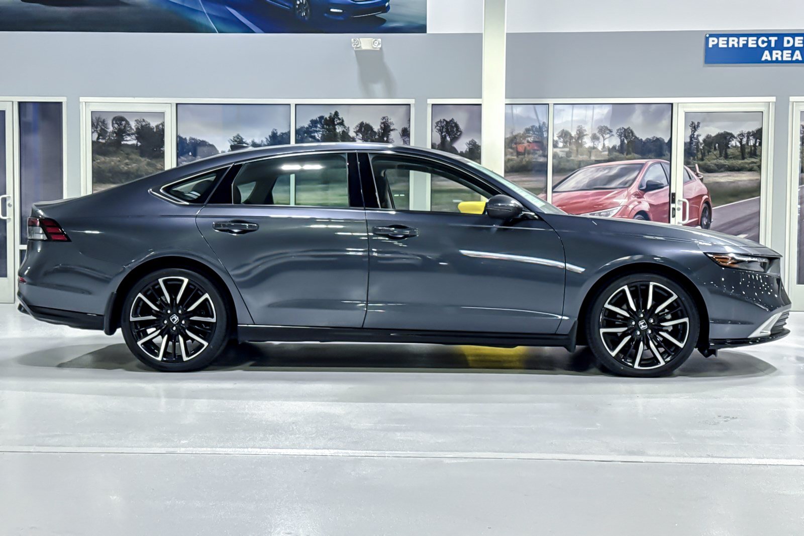 Used 2024 Honda Accord Touring image 8