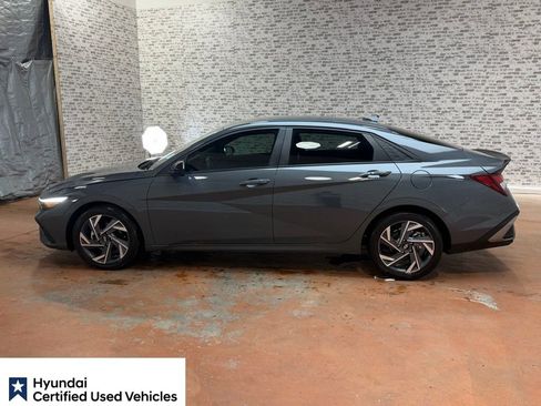 Certified 2025 Hyundai Elantra Sport FWD image 4