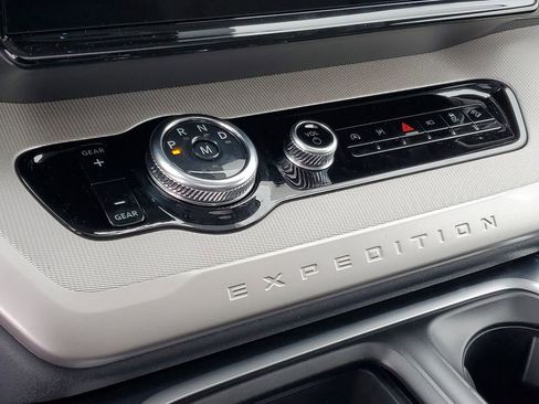 New 2026 Ford Expedition Active image 23