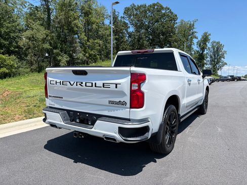 Used 2023 Chevrolet Silverado 1500 High Country w/ High Country Premium Package AWD/4WD image 9