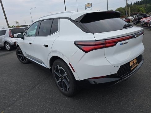 Used 2024 Chevrolet Equinox EV LT image 6