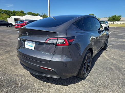 Used 2022 Tesla Model Y Performance AWD/4WD image 4