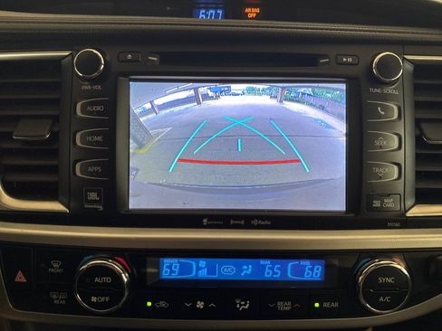 Used 2016 Toyota Highlander Limited Platinum AWD/4WD image 21