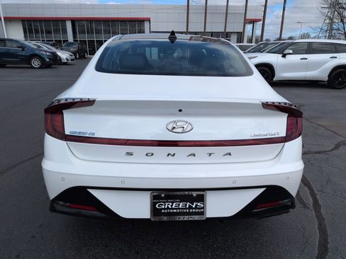 Used 2022 Hyundai Sonata Limited w/ Preferred Accessory Package image 4