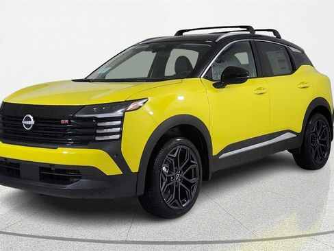 New 2026 Nissan Kicks SR w/ Cold Weather Package image 2