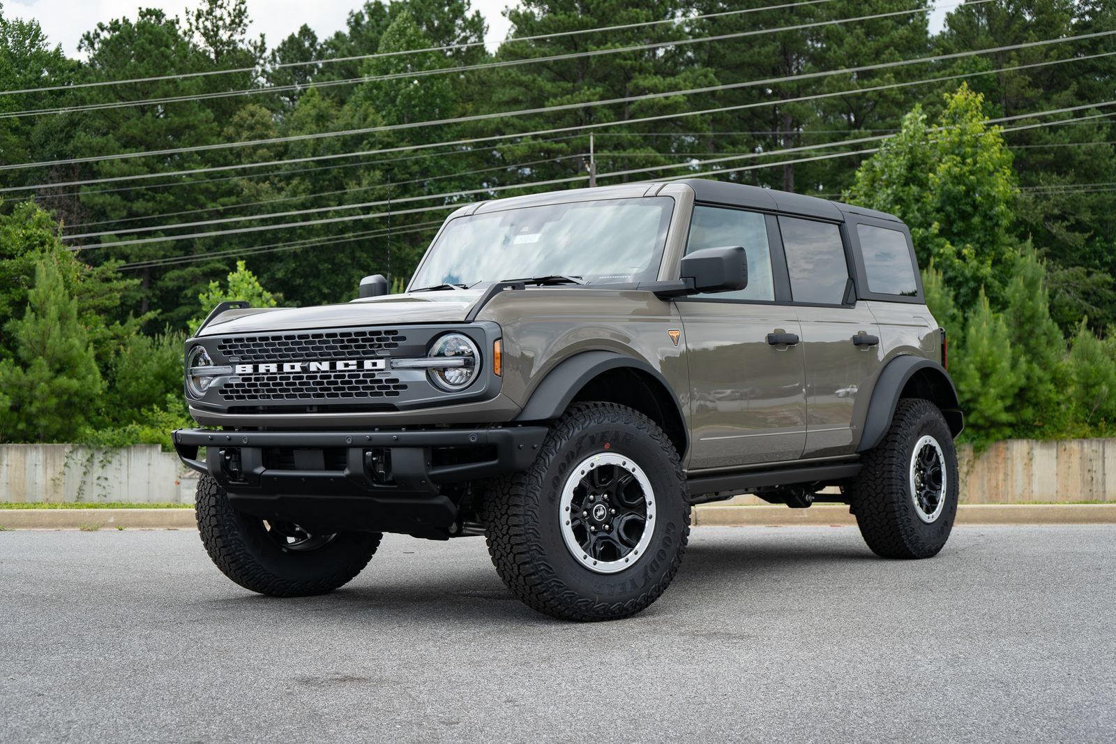 New 2026 Ford Bronco Badlands AWD/4WD image 2