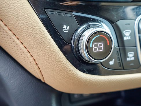 Used 2022 Chevrolet Equinox Premier AWD/4WD image 6