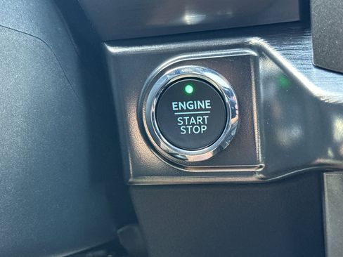 Used 2023 Ford F150 Lariat w/ Equipment Group 502A High image 26