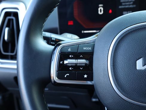 Used 2024 Kia Sorento S image 20