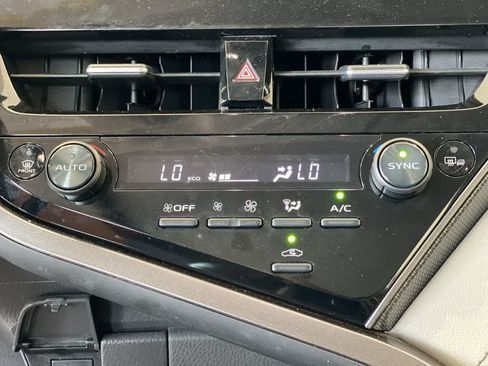 Used 2022 Toyota Camry XSE AWD/4WD image 21