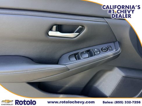 Used 2024 Nissan Sentra SV FWD image 18