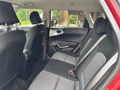 Used 2021 Kia Soul LX FWD image 12