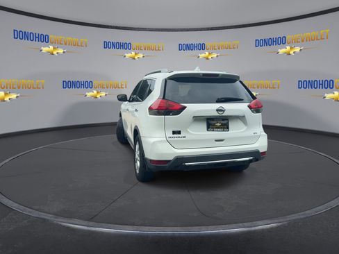 Used 2017 Nissan Rogue SV FWD image 10