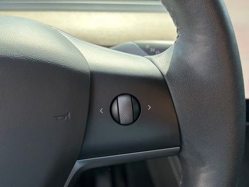 Used 2023 Tesla Model Y Long Range image 15