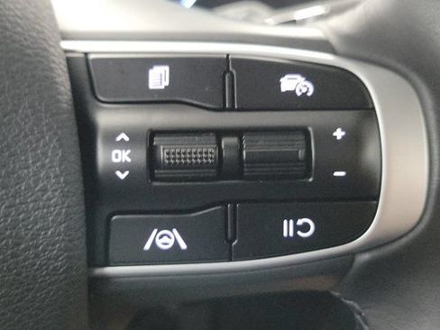 Used 2025 Kia Sportage EX FWD image 24