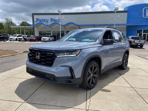 Used 2025 Honda Pilot Black Edition image 6