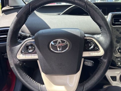 Used 2016 Toyota Prius Four Touring FWD image 3
