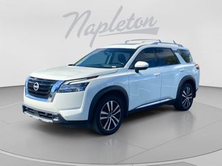 Used 2023 Nissan Pathfinder Platinum FWD video 1