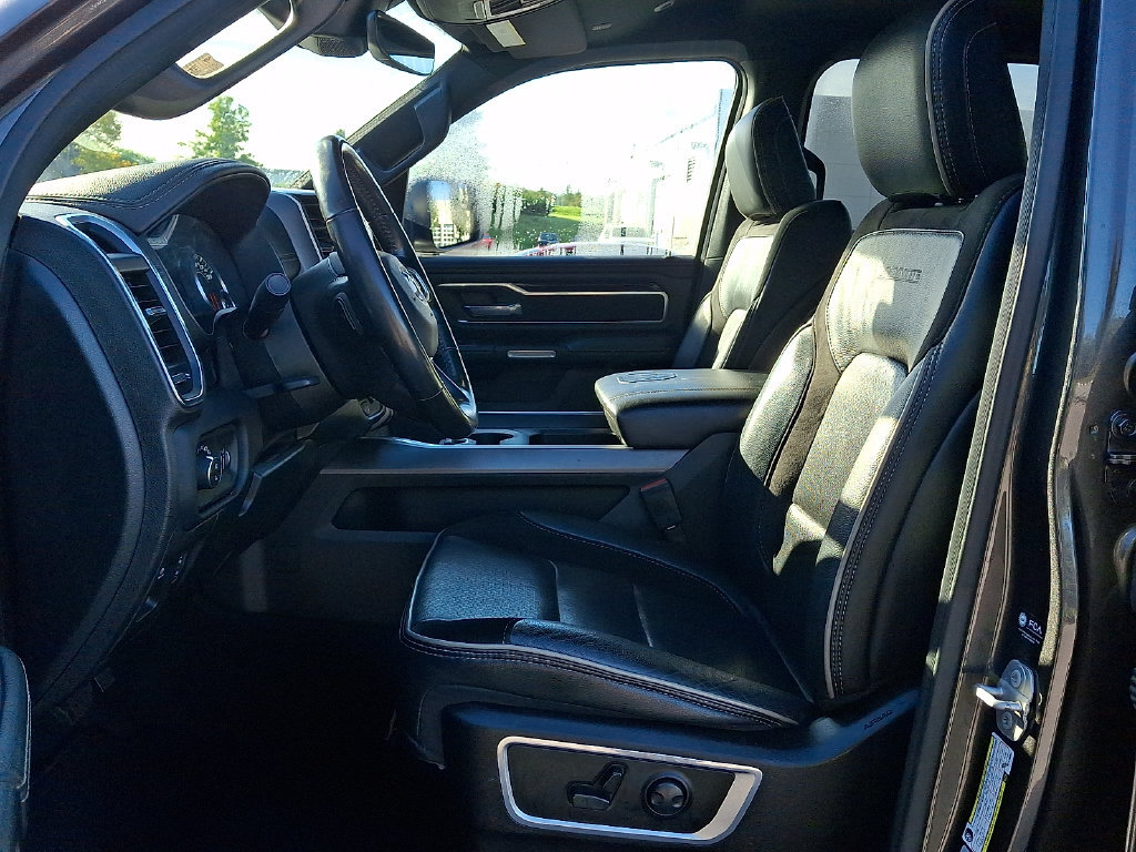 Used 2022 RAM 1500 Laramie w/ Sport Appearance Package AWD/4WD image 16